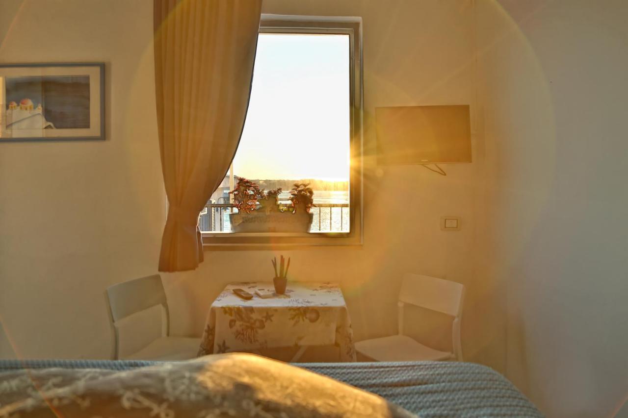 Hotel Darsena Pozzuoli Bagian luar foto