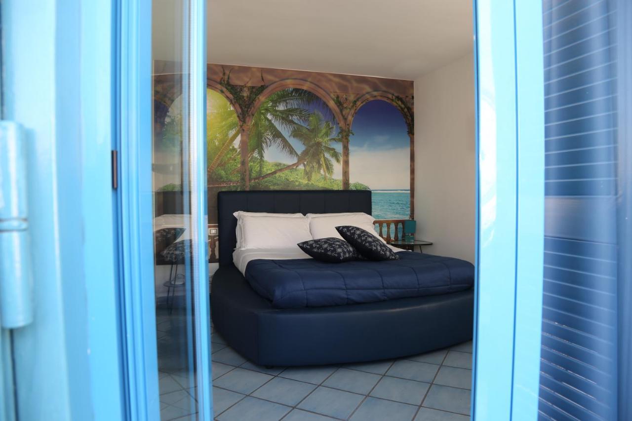 Hotel Darsena Pozzuoli Bagian luar foto